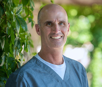 Hillsboro pediatric dentist, Dr. Michael Royse